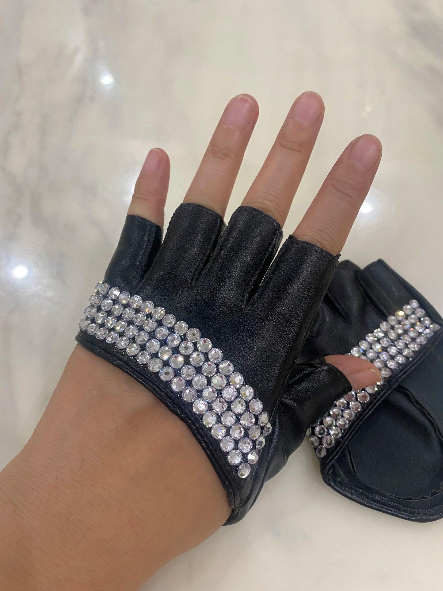 Women's Fashion Half Palm Semi- finger PU Leather Rhinestone Gloves Men's Fingerless Hip-hop Personality Diy Gloves
