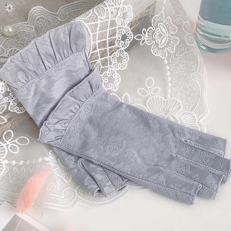 Women Summer Sunscreen Lace Flowers Driving Cycling Breathable Half Finger Gloves Thin Mesh Ice Silk Touch Screen Anti-Slip